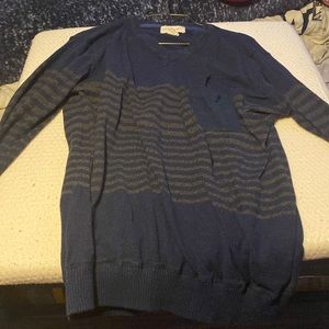 XL long sleeve shirt.